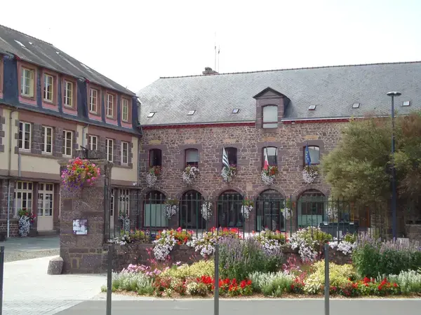 Tôlerie Industrielle Pro Tôlerie fine industrielle Montfort-sur-Meu